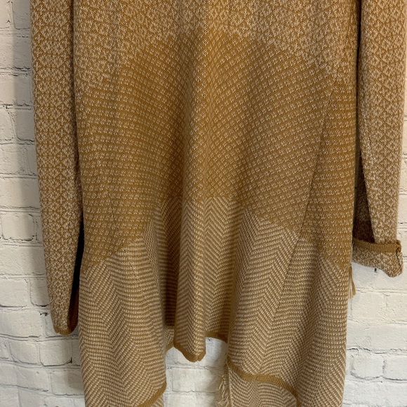 New Directions Tan Open-Front Fringed Woman’s  Sweater - Picture 6 of 8